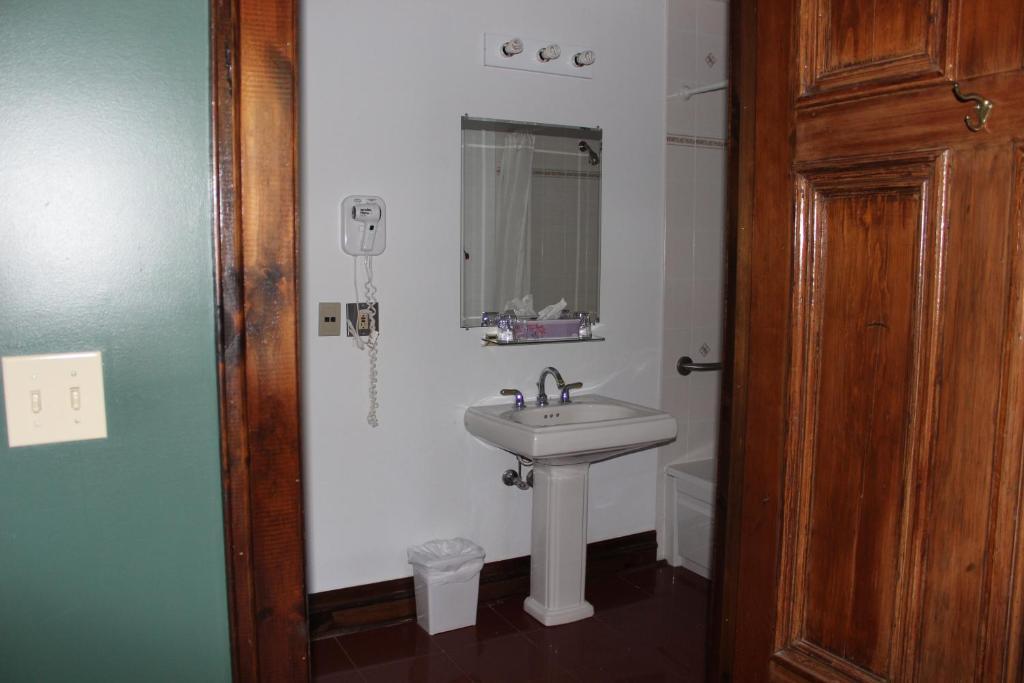 Customs House Inn Pictou Habitación foto